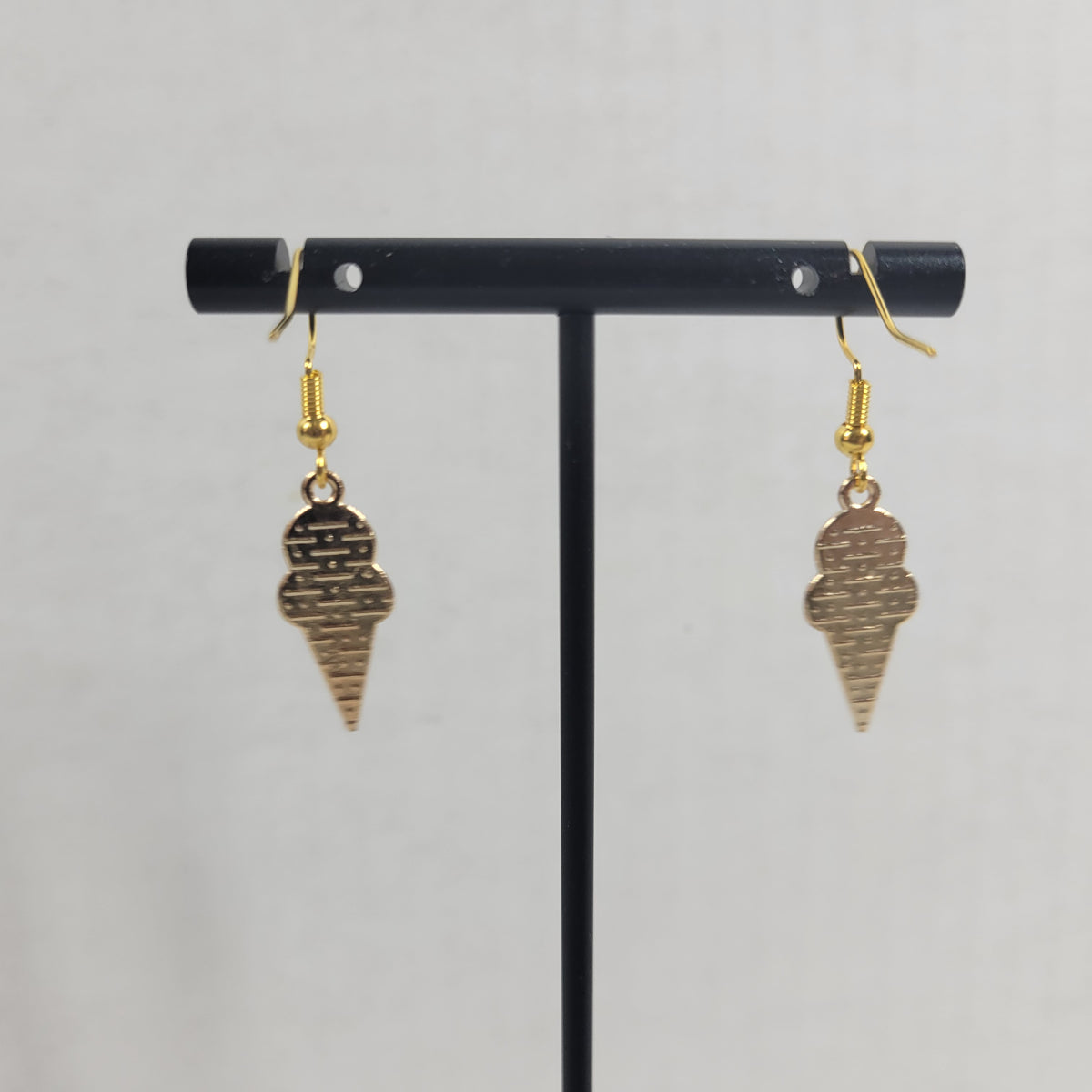 Cute Purple White Ice Cream Cone Dangle Drop Earrings Gold Tone Enamel Sweet Food E66E