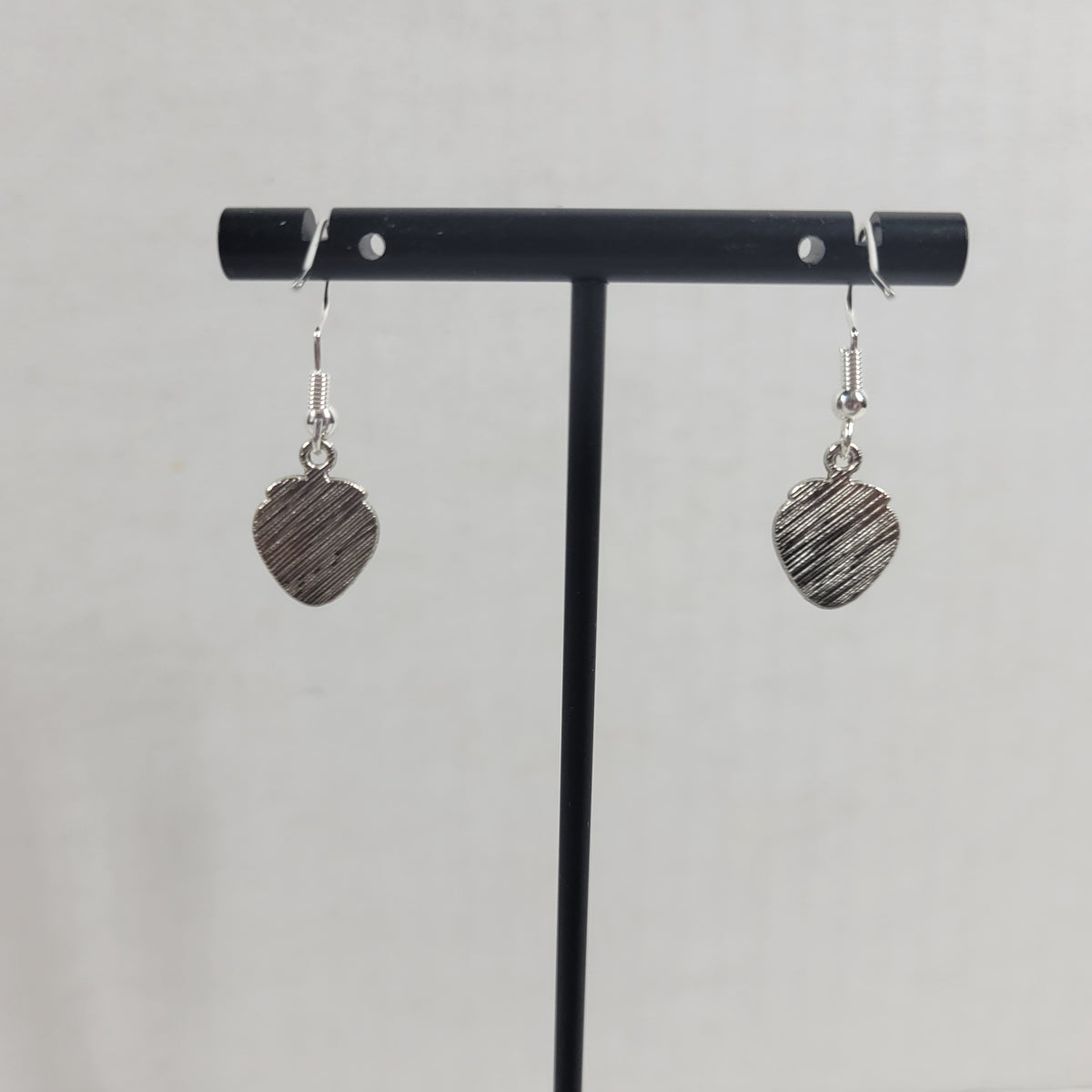 Cute Red Strawberry Dangle Drop Earrings Silver Tone Enamel Fruit Sweet Cottage E67E
