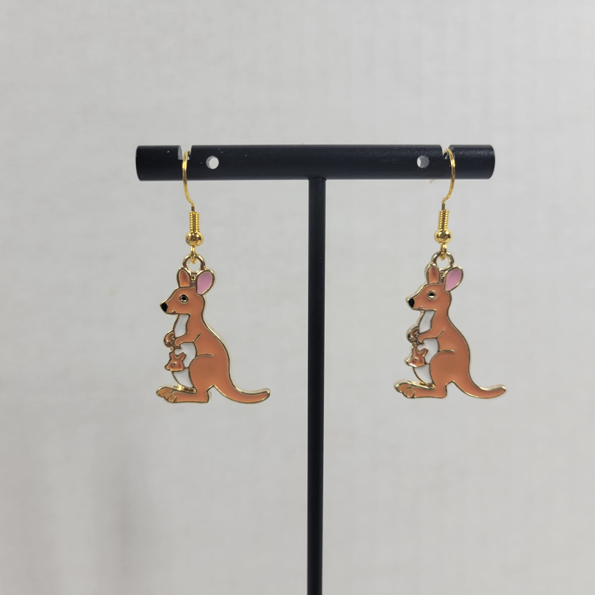 Cute Kangaroo Joey Pouch Dangle Drop Earrings Gold Tone Enamel Australian Animal E69E