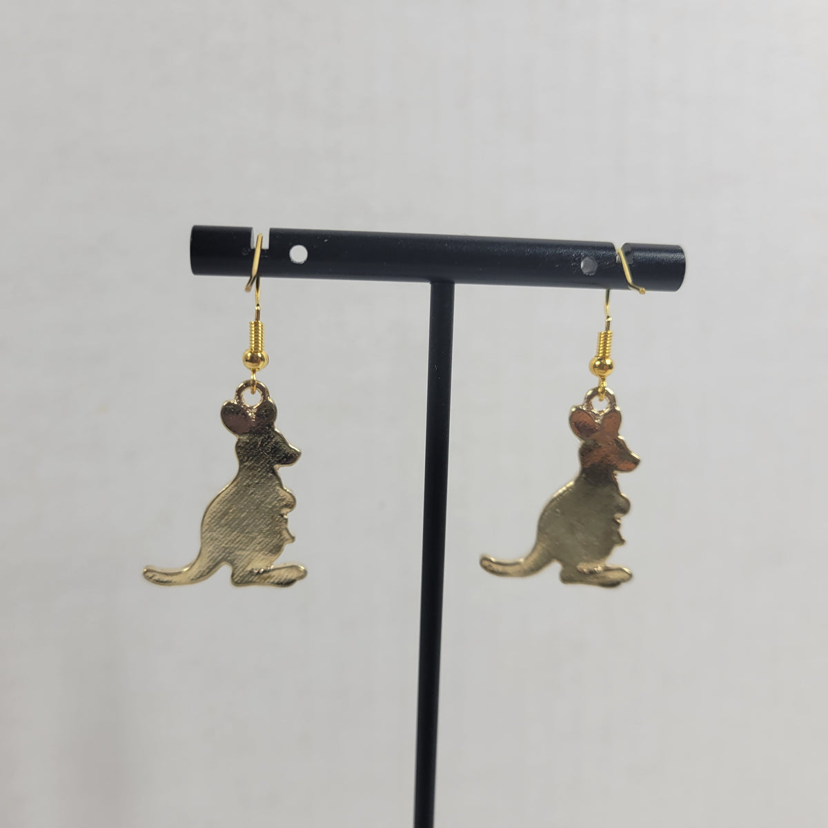 Cute Kangaroo Joey Pouch Dangle Drop Earrings Gold Tone Enamel Australian Animal E69E