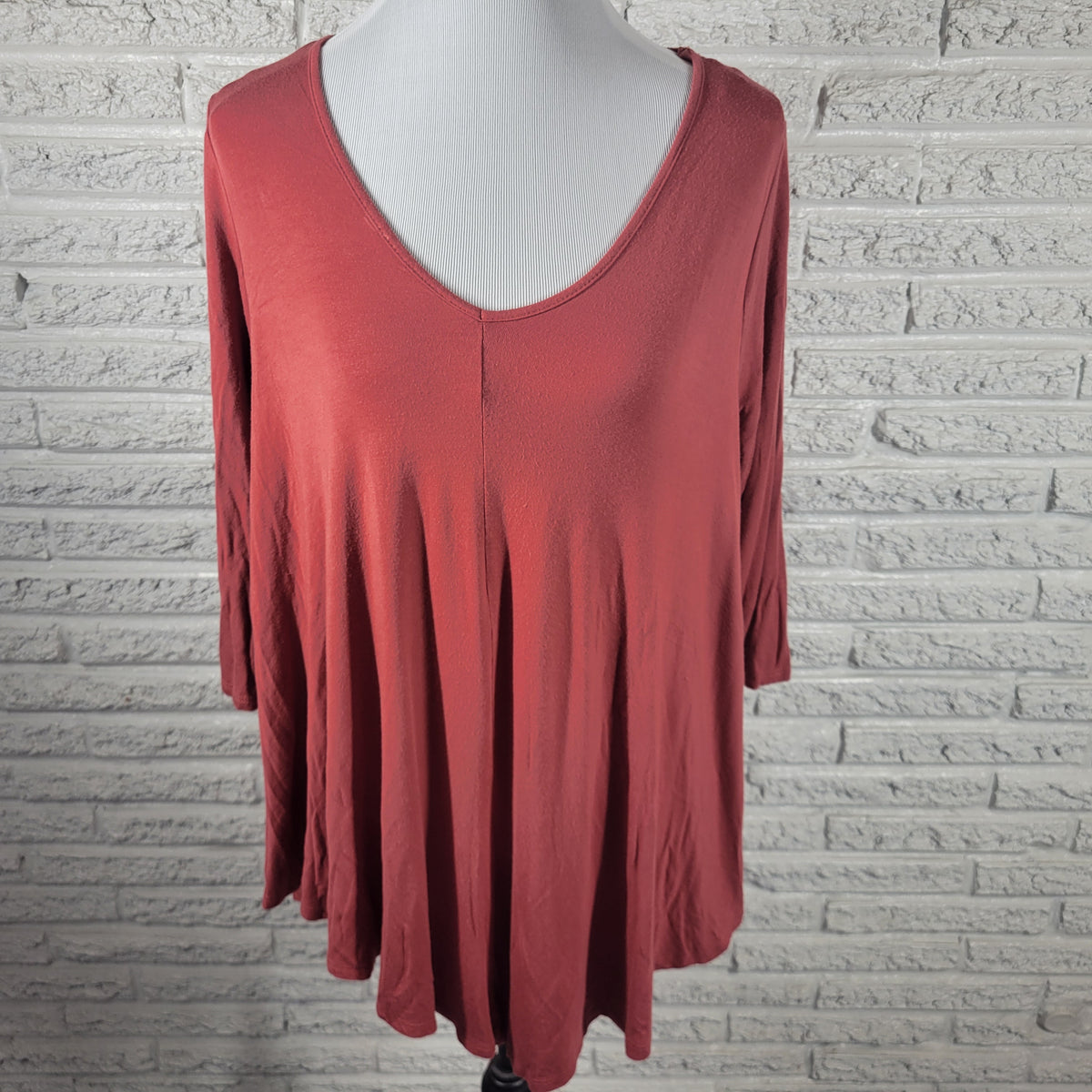 Green Envelope 1X Brown Rayon Spandex Tunic Tee Shirt V-Neck 3/4 Sleeve Top BRO13E