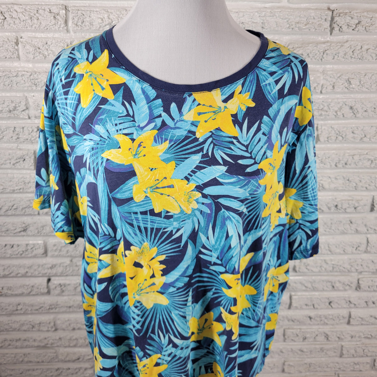 Lands' End Womens 2X Floral T-Shirt Short Sleeve Crew Neck Blue Yellow Cotton FLO309E