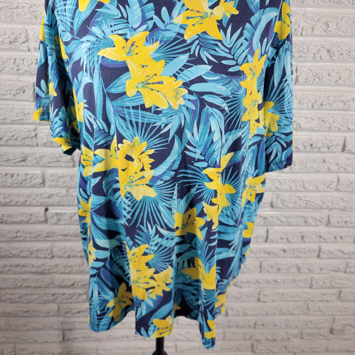 Lands' End Womens 2X Floral T-Shirt Short Sleeve Crew Neck Blue Yellow Cotton FLO309E