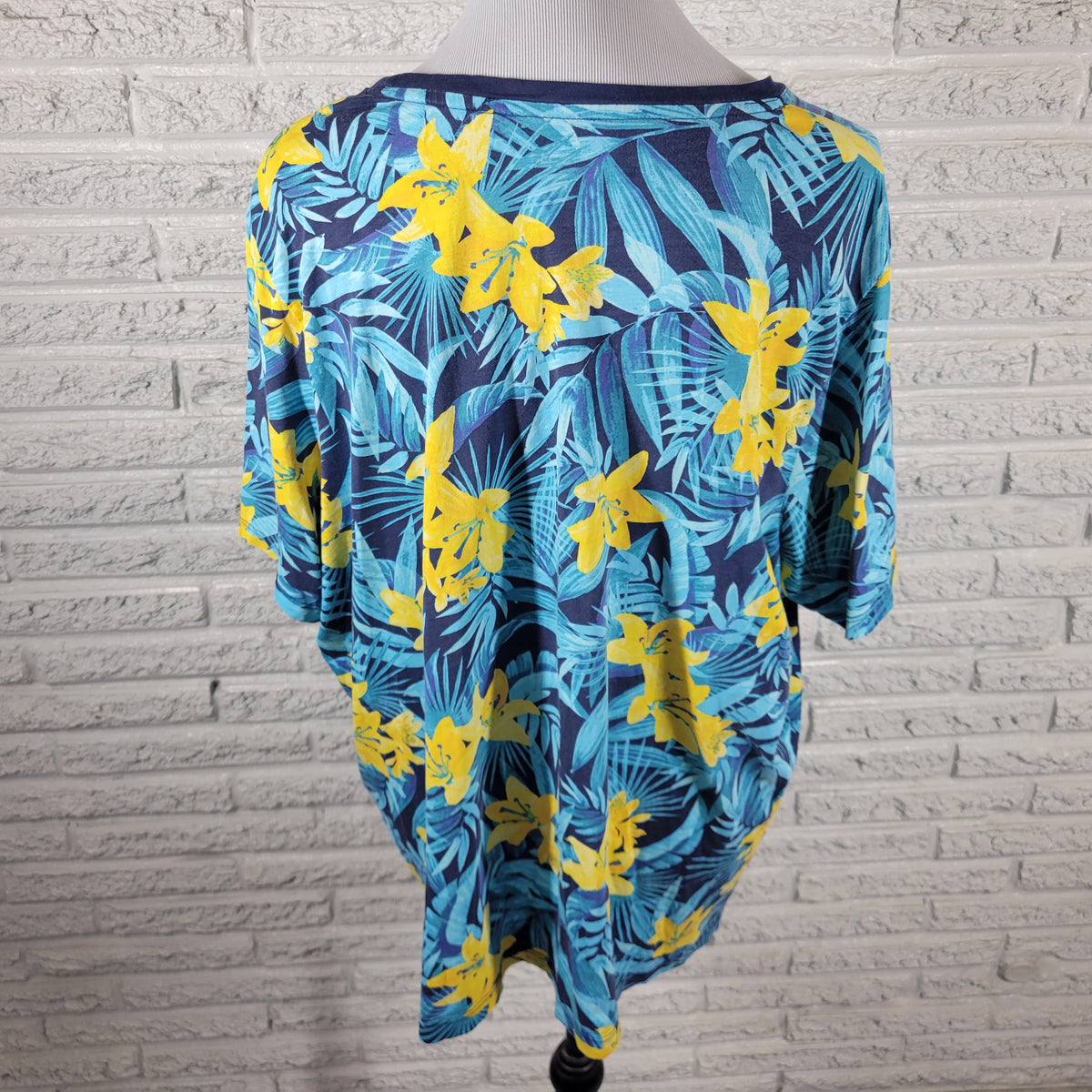 Lands' End Womens 2X Floral T-Shirt Short Sleeve Crew Neck Blue Yellow Cotton FLO309E
