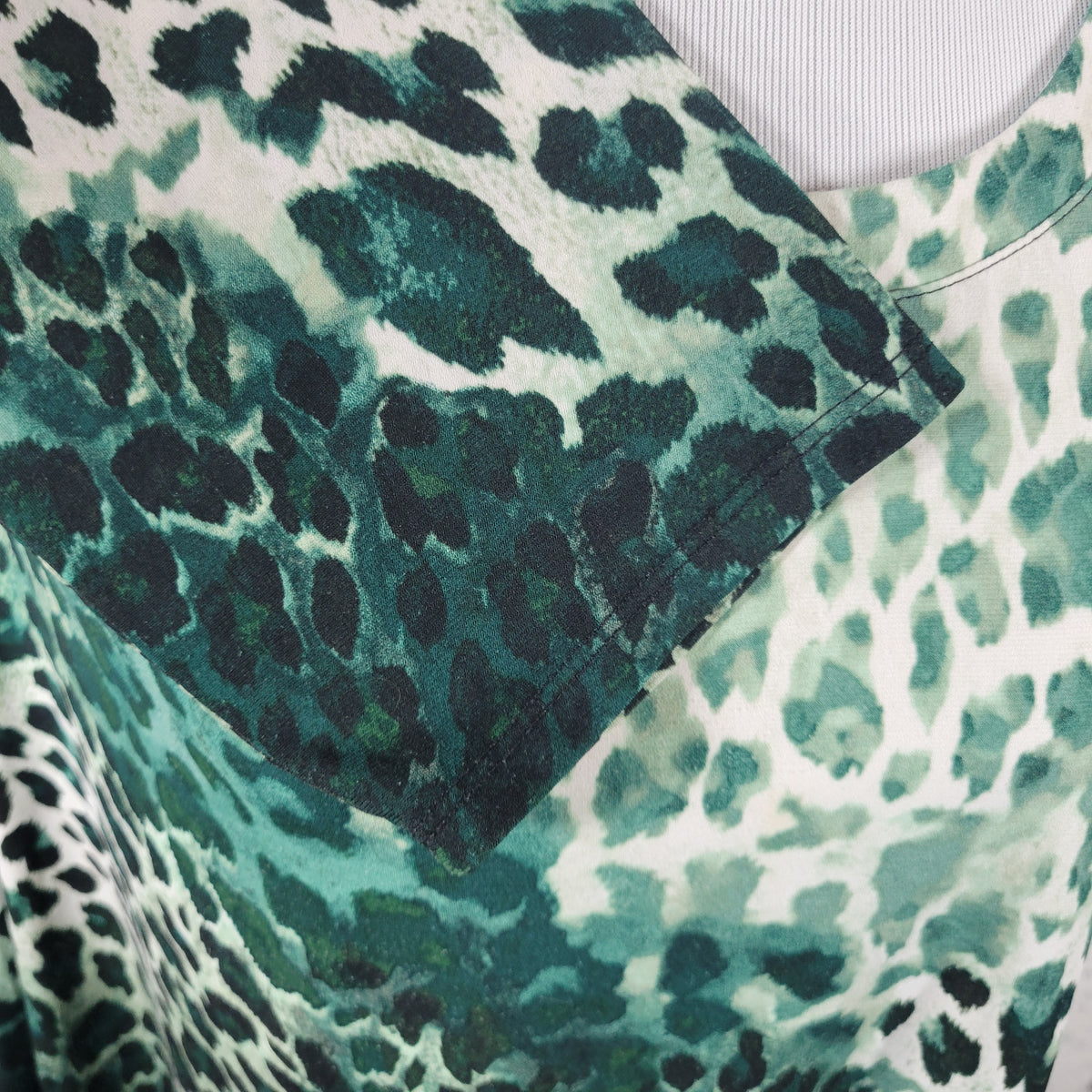 Cato Womens Tunic 18W Green Black Animal Print Blouse Asymmetric Hem 3/4 Sleeve ANI69E