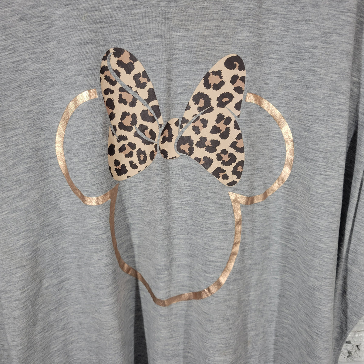 Disney EVRI Womens 4X Minnie Mouse Leopard Bow Rose Gold Metallic Grey Shirt NOV145E