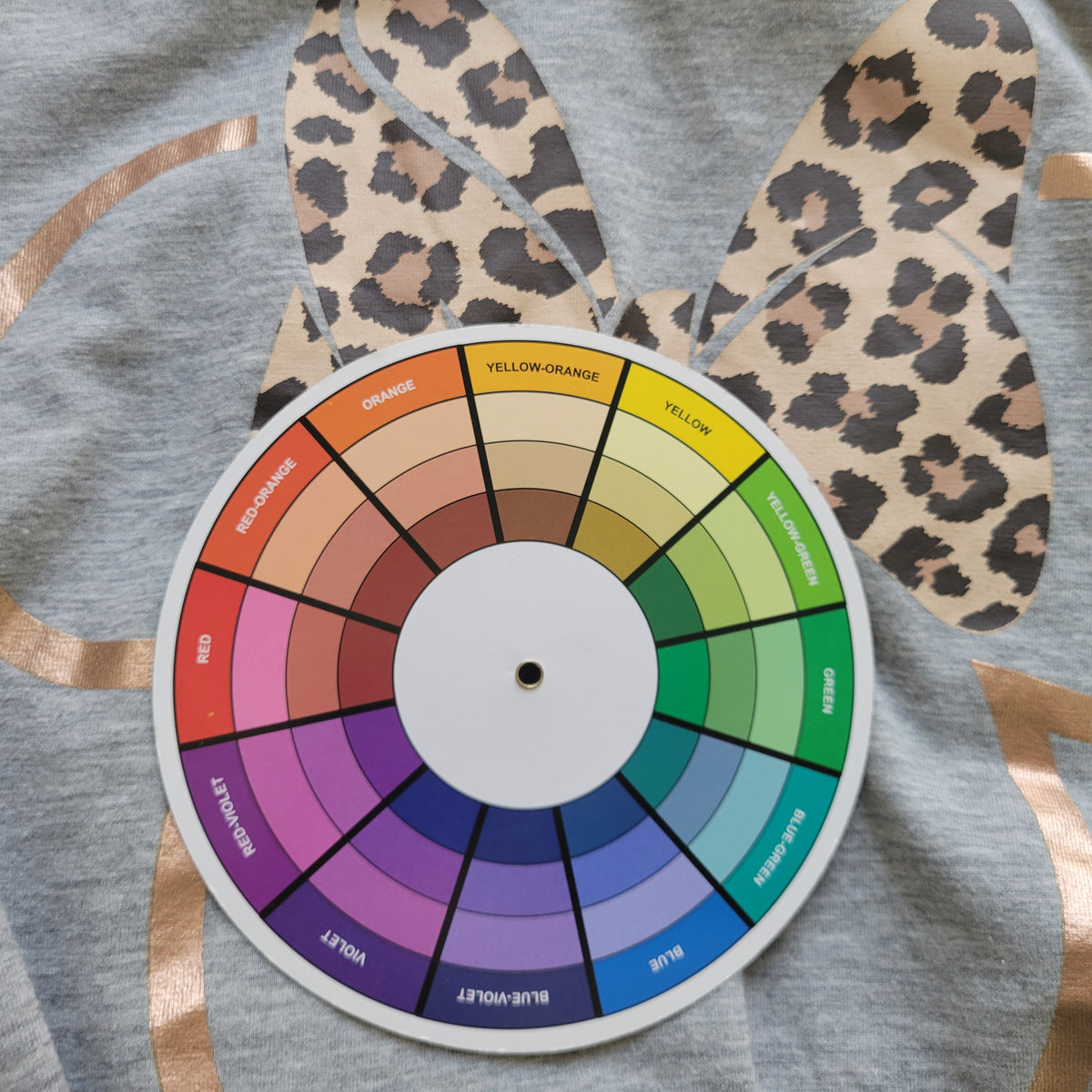 Disney EVRI Womens 4X Minnie Mouse Leopard Bow Rose Gold Metallic Grey Shirt NOV145E