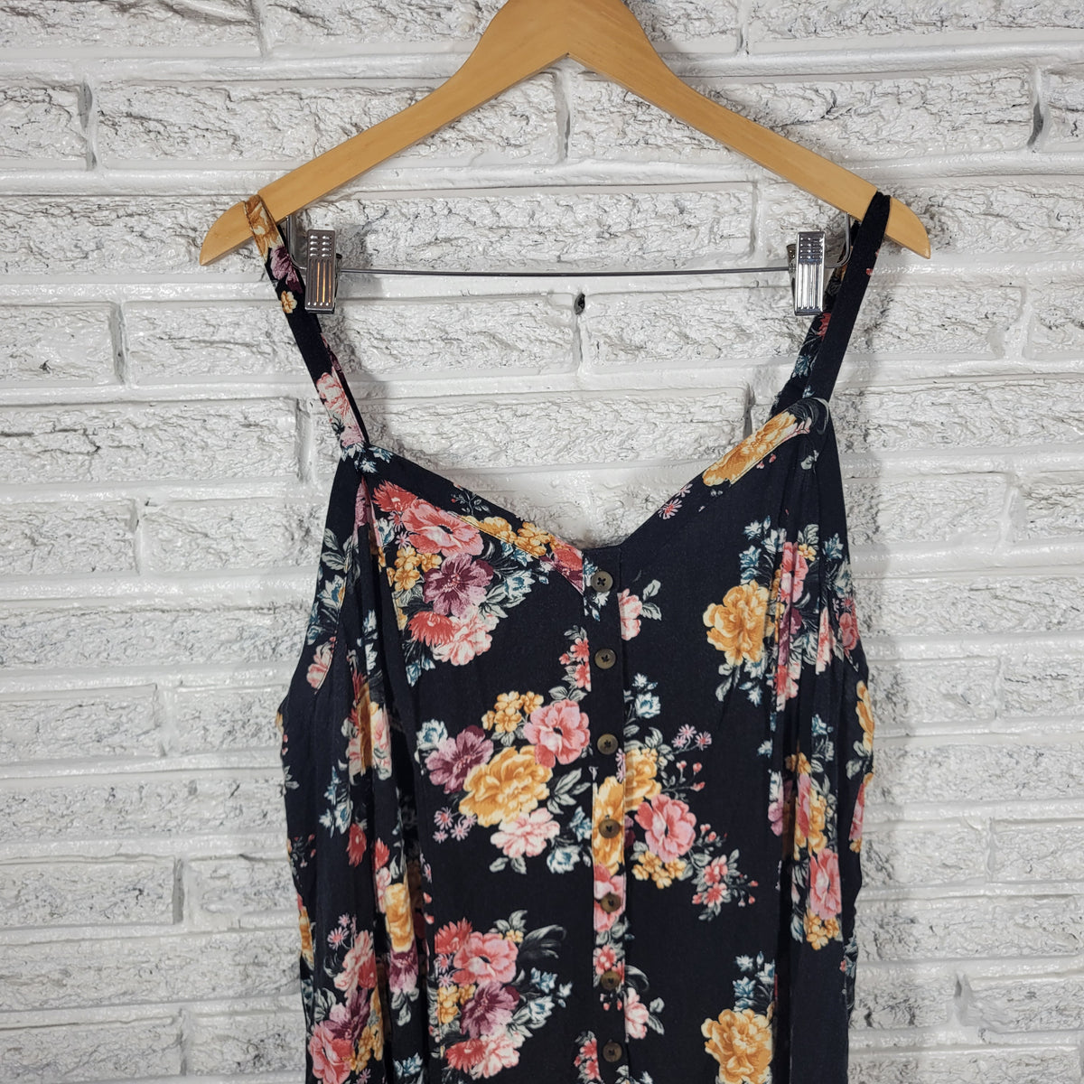 Torrid 3X Plus Size Floral Swing Top V-Neck Button Up Strappy Sleeveless Cami FLO272E