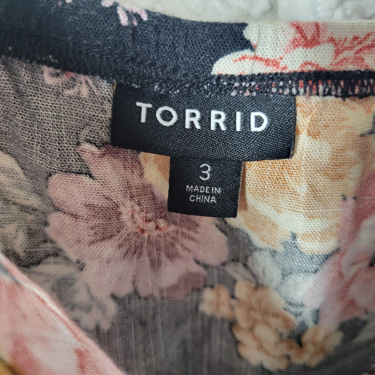 Torrid 3X Plus Size Floral Swing Top V-Neck Button Up Strappy Sleeveless Cami FLO272E