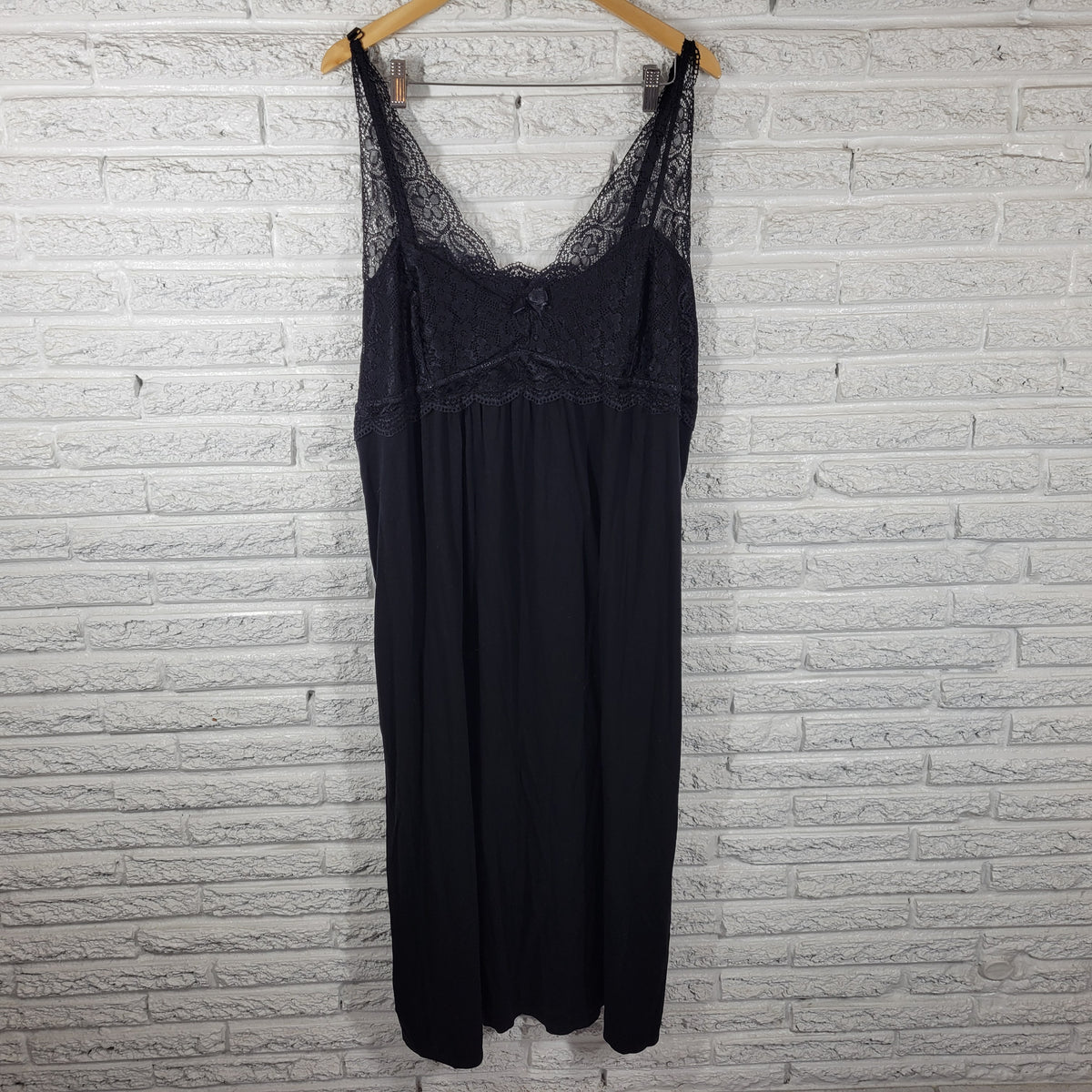Avenue Body 30/32 Nightgown Plus Size Black Lace Sexy Sleepwear Straps Gown BLA110E