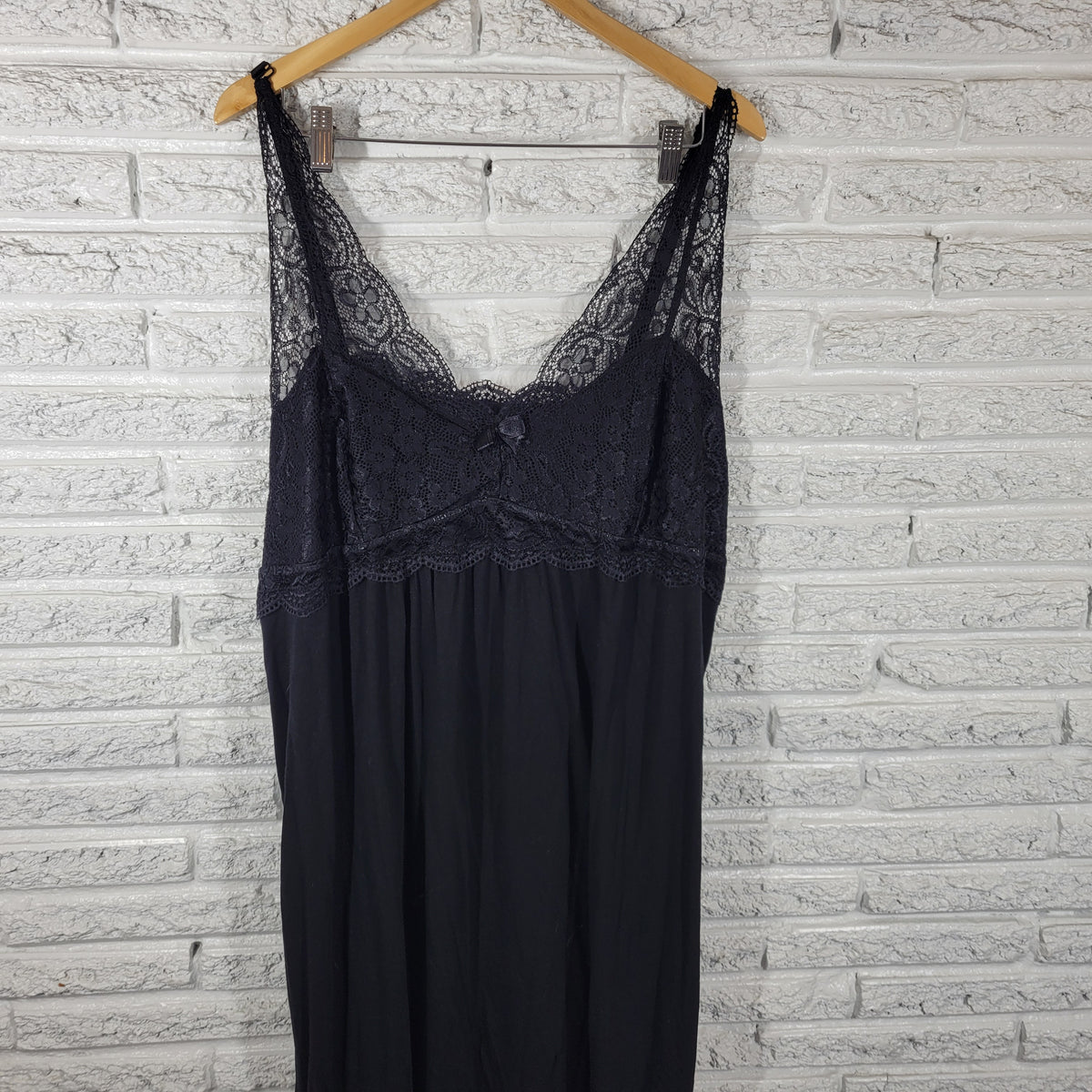 Avenue Body 30/32 Nightgown Plus Size Black Lace Sexy Sleepwear Straps Gown BLA110E