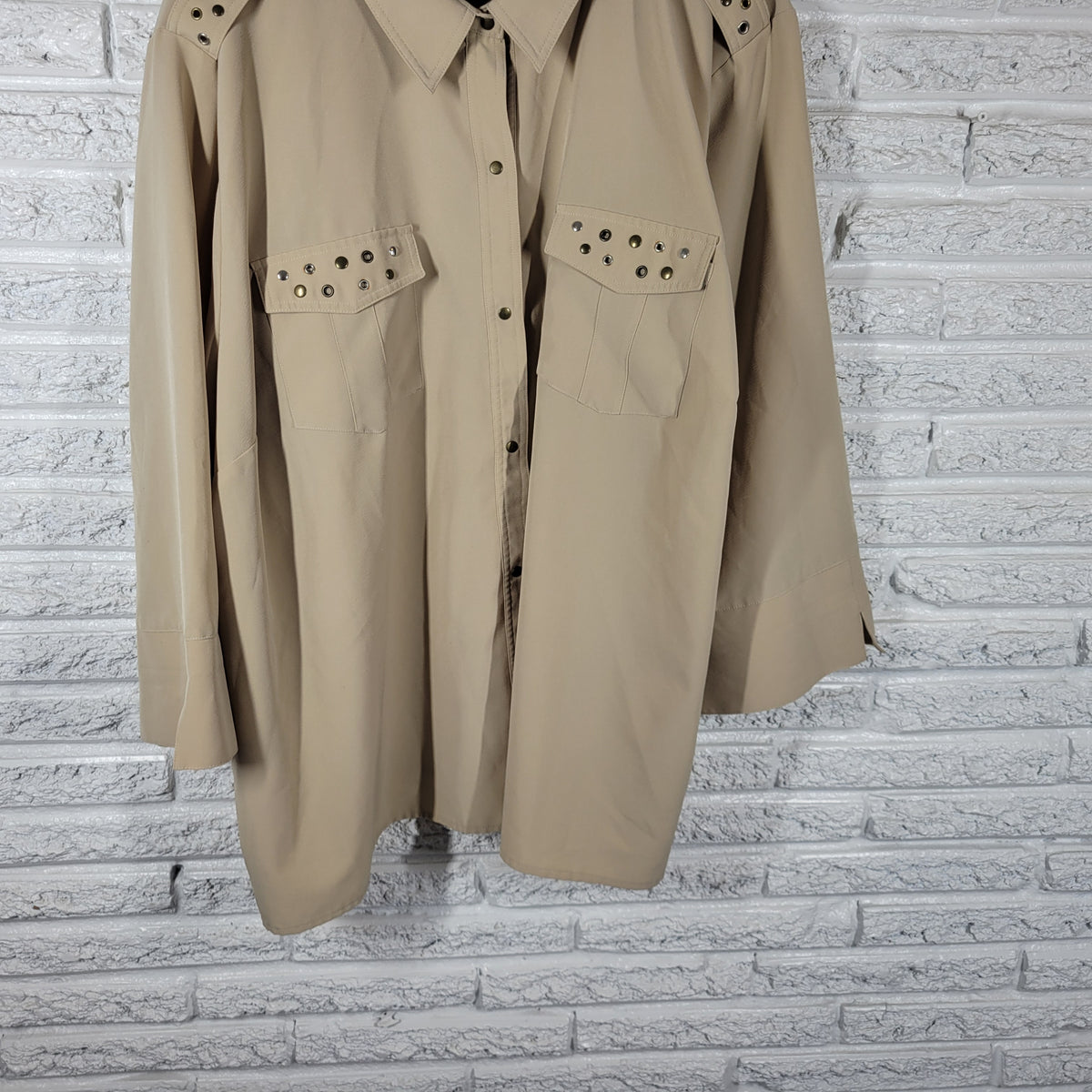 Maggie Barnes 4X Plus Size Top Beige Studded 3/4 Sleeve Snap Up Shirt Pockets C11E