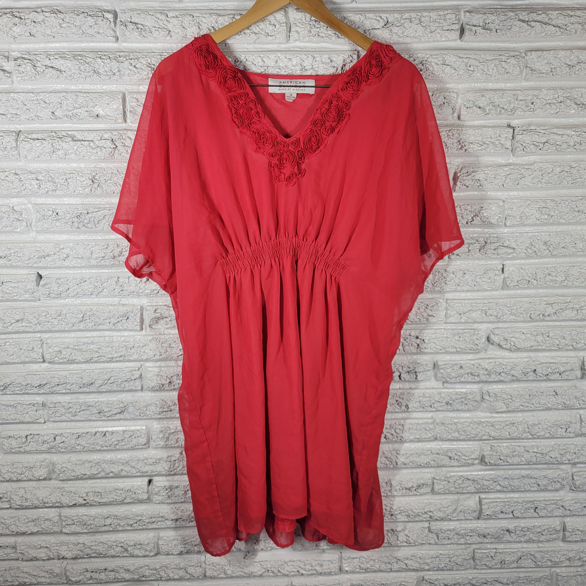 Badgley Mischka American Glamour Pink Red Chiffon Rosette V-Neck Top Dress 1X PIN32E