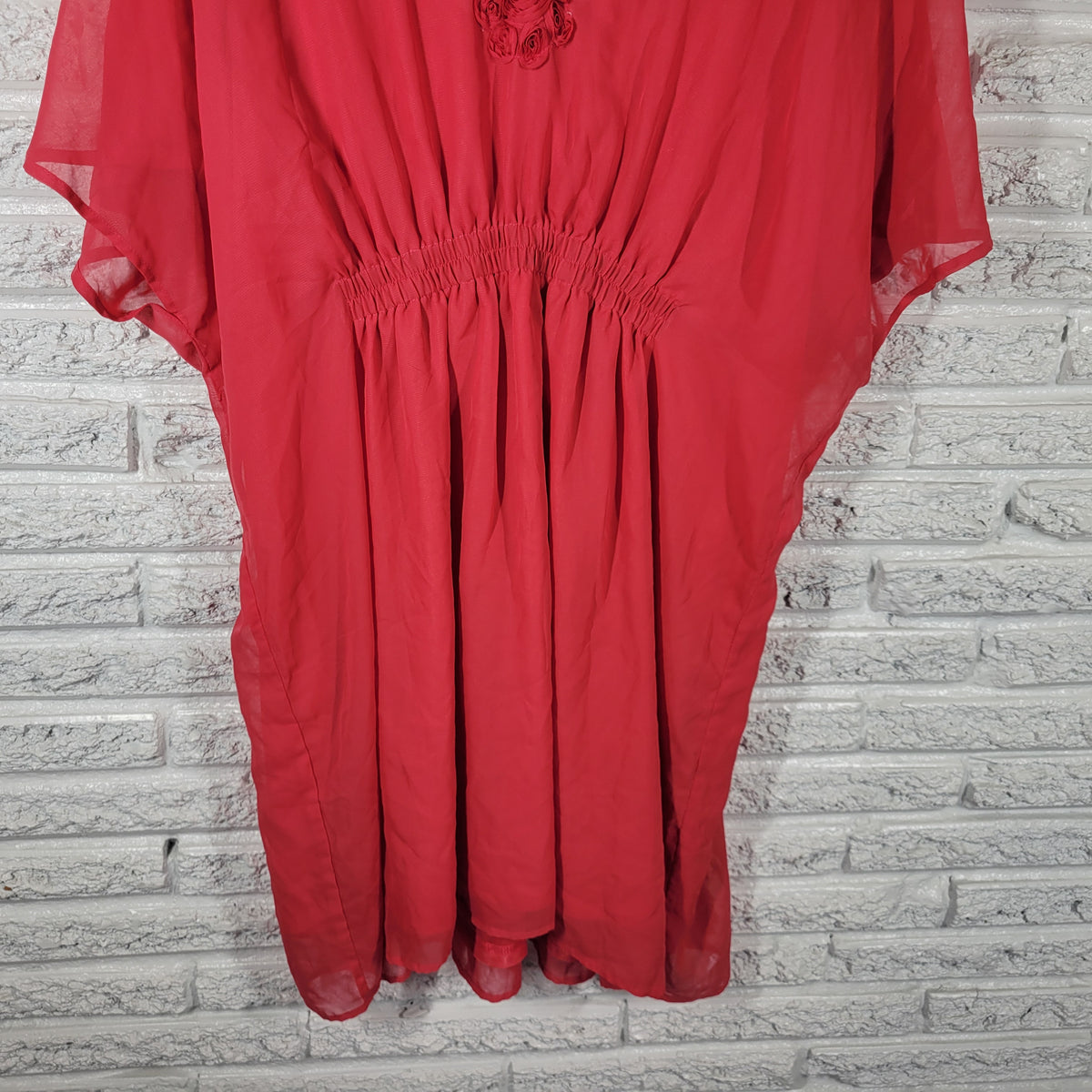 Badgley Mischka American Glamour Pink Red Chiffon Rosette V-Neck Top Dress 1X PIN32E