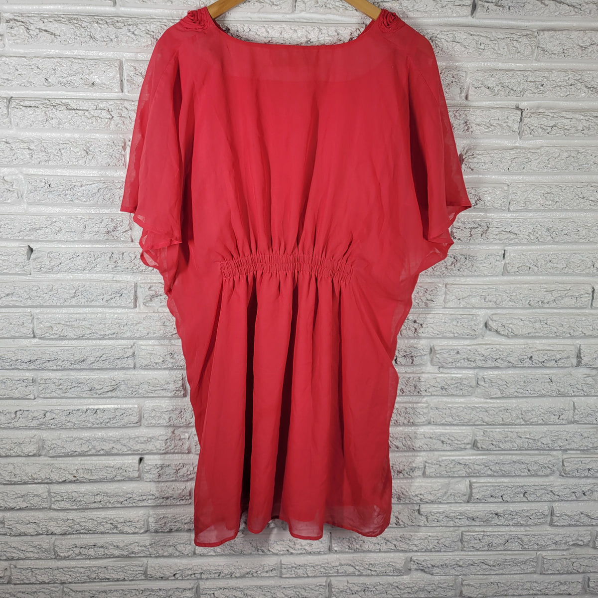 Badgley Mischka American Glamour Pink Red Chiffon Rosette V-Neck Top Dress 1X PIN32E