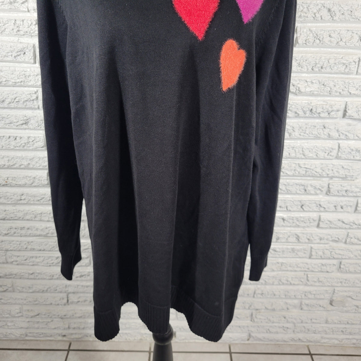 Belle by Kim Gravel XL Black Fuzzy Heart Graphic Knit Sweater Tunic Long Sleeve BLA80E