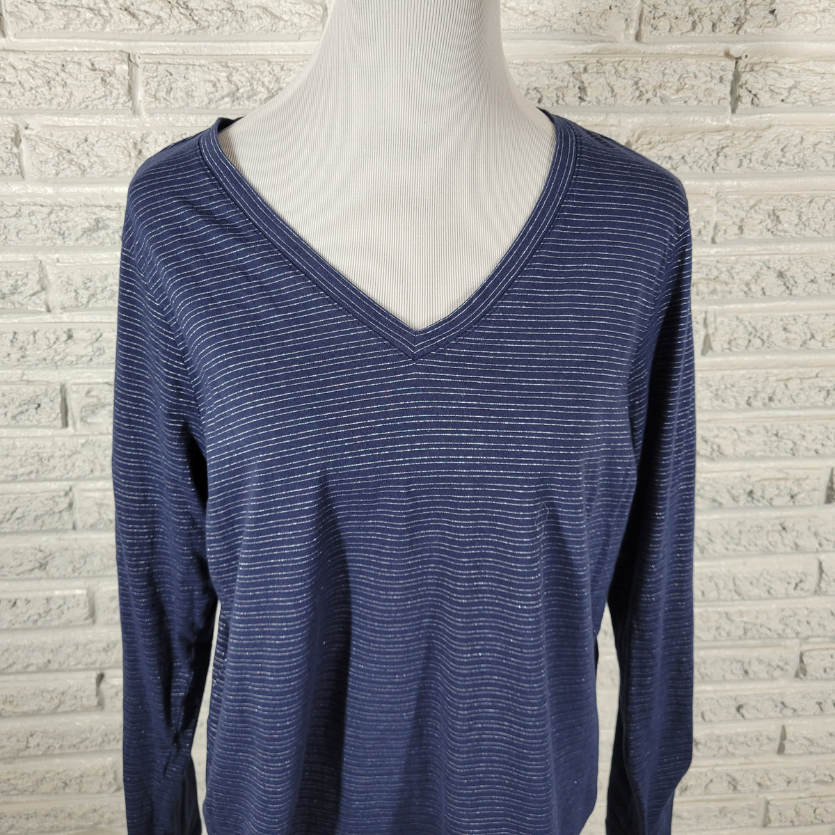 Sonoma Everyday Tee Womens XL Blue Striped Metallic Long Sleeve V-Neck T-Shirt BLU81E