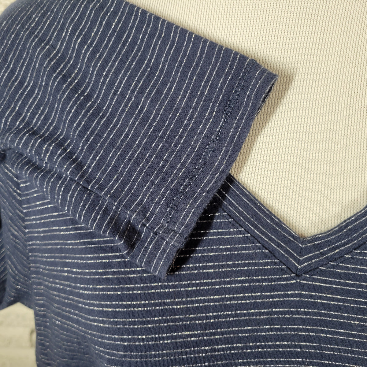 Sonoma Everyday Tee Womens XL Blue Striped Metallic Long Sleeve V-Neck T-Shirt BLU81E