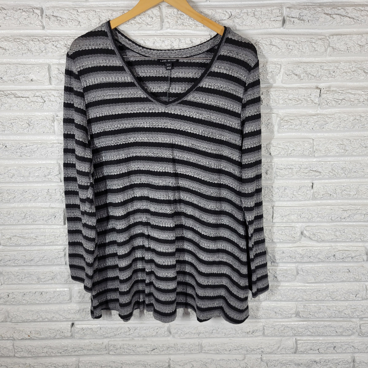 Lane Bryant Sweater Womens 18/20 Black Gray Striped Long Sleeve Pullover Knit STR127E