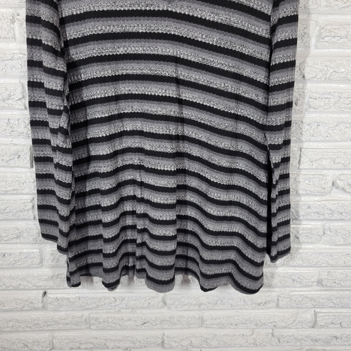 Lane Bryant Sweater Womens 18/20 Black Gray Striped Long Sleeve Pullover Knit STR127E