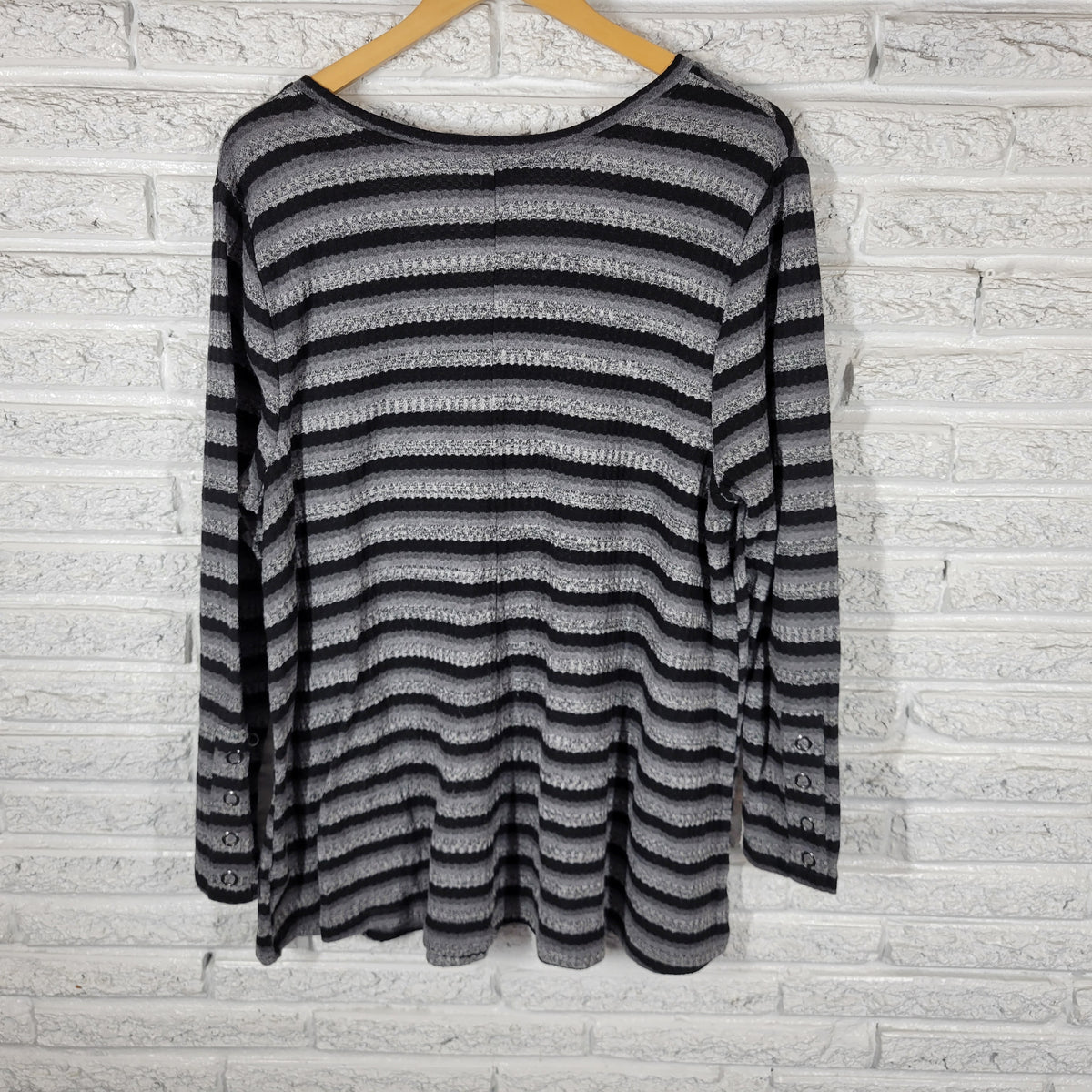 Lane Bryant Sweater Womens 18/20 Black Gray Striped Long Sleeve Pullover Knit STR127E