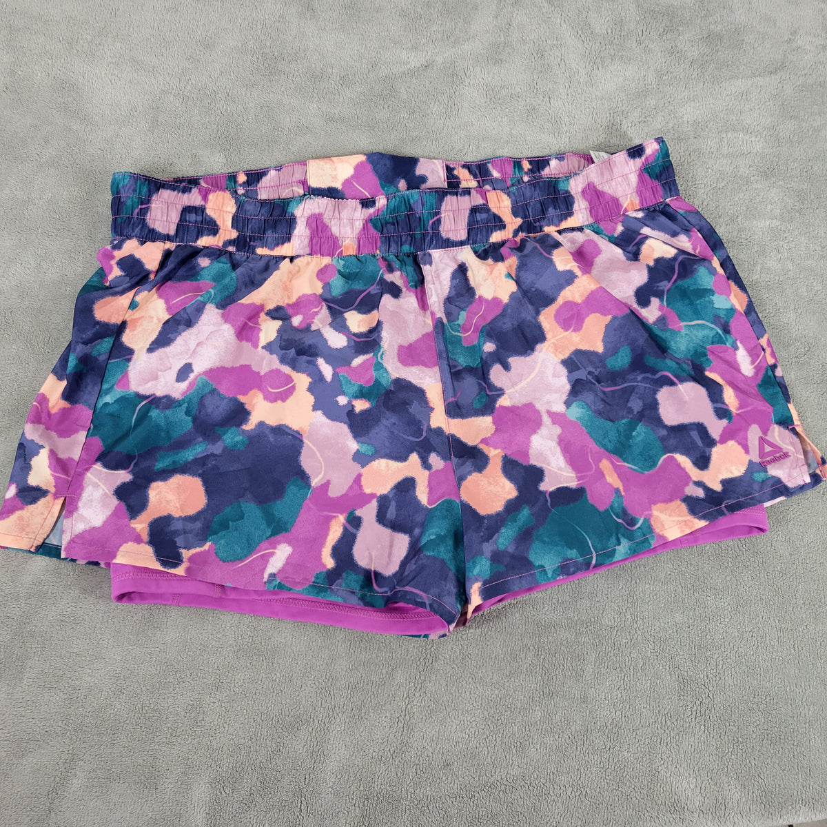 Reebok Womens 3XL 2-in-1 Running Shorts Abstract Camo Purple Pink Built-in Liner WAT4E