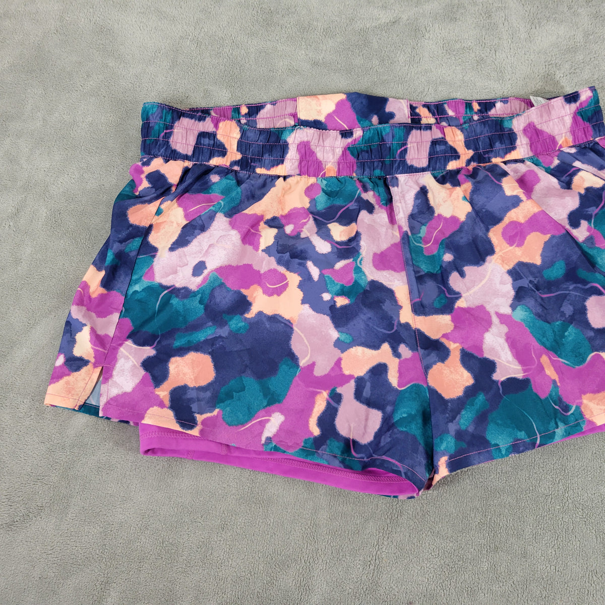 Reebok Womens 3XL 2-in-1 Running Shorts Abstract Camo Purple Pink Built-in Liner WAT4E