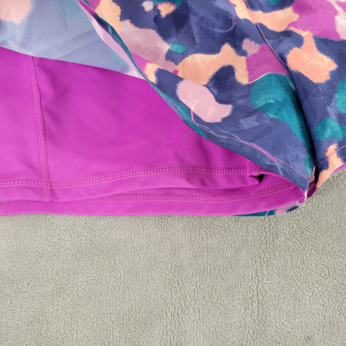 Reebok Womens 3XL 2-in-1 Running Shorts Abstract Camo Purple Pink Built-in Liner WAT4E
