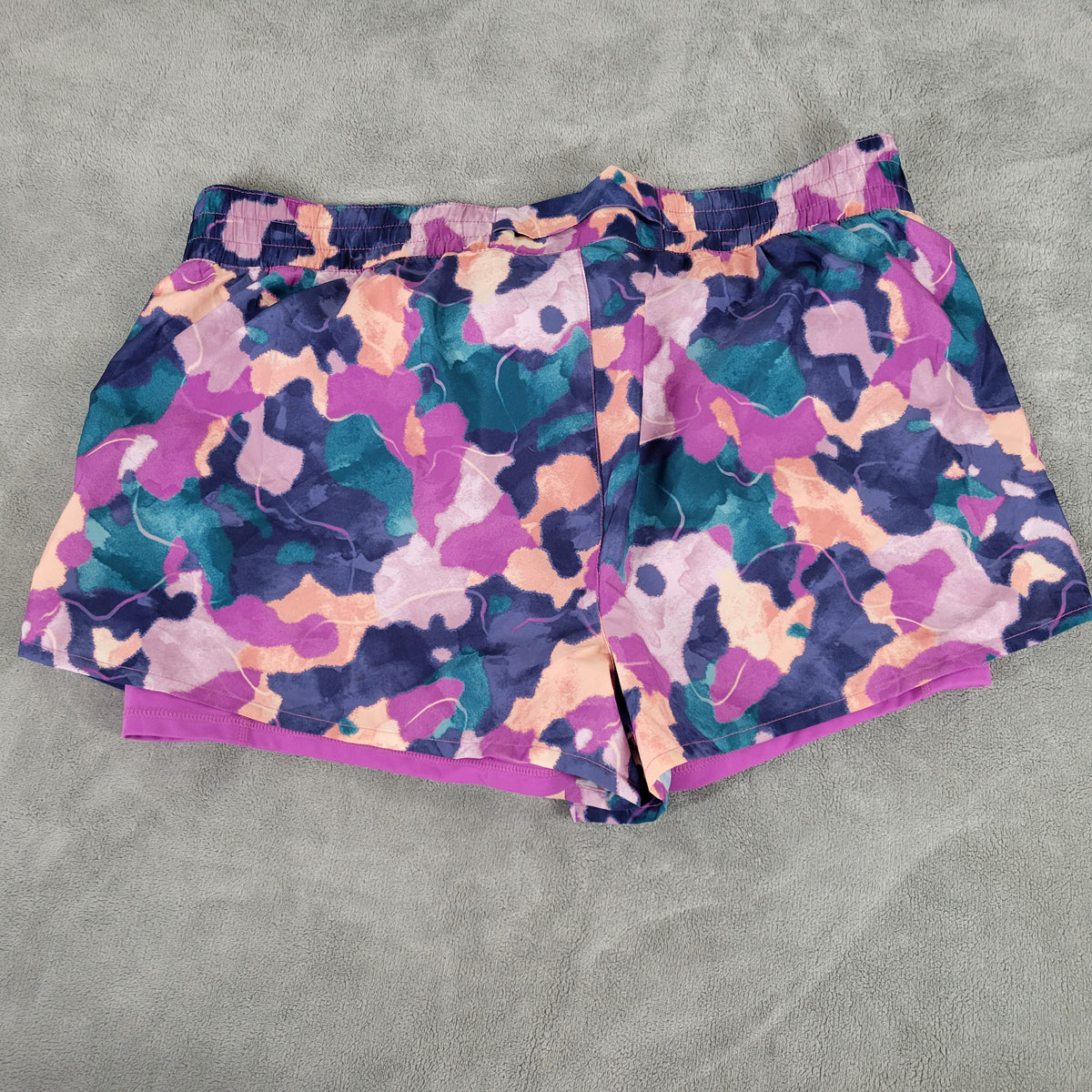 Reebok Womens 3XL 2-in-1 Running Shorts Abstract Camo Purple Pink Built-in Liner WAT4E