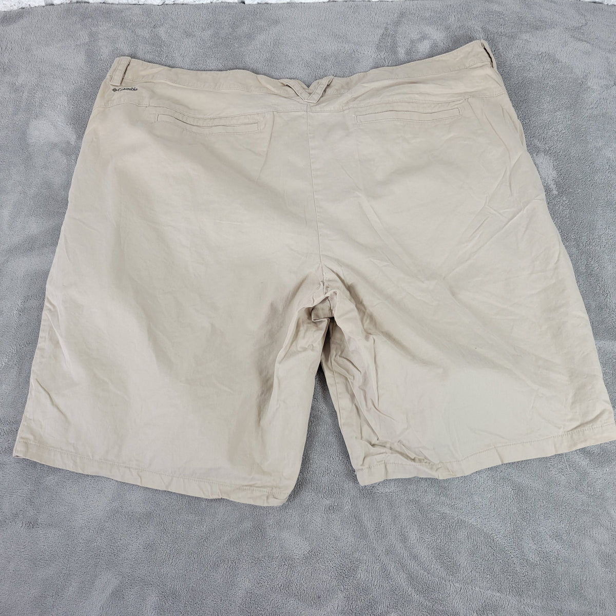 Columbia Shorts Womens 24W Beige Khaki Cotton Hiking Inseam 10.5 CASUAL C25E