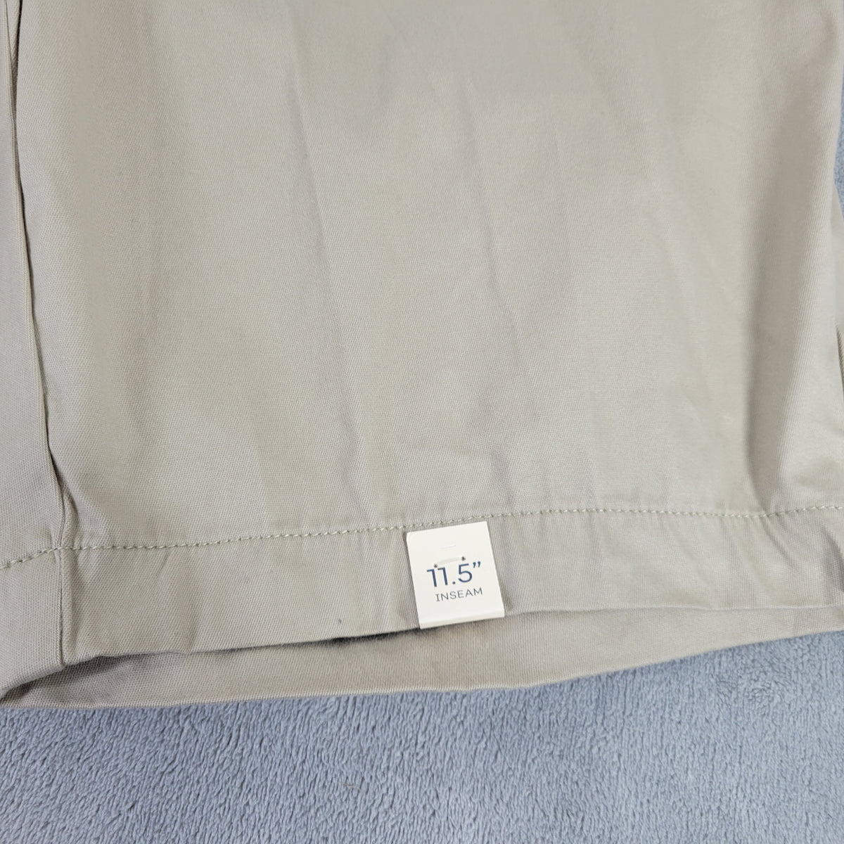 St. John's Bay Women Bermuda Shorts 22W Plus Beige Mid Rise Elastic Waist Pocket C21E