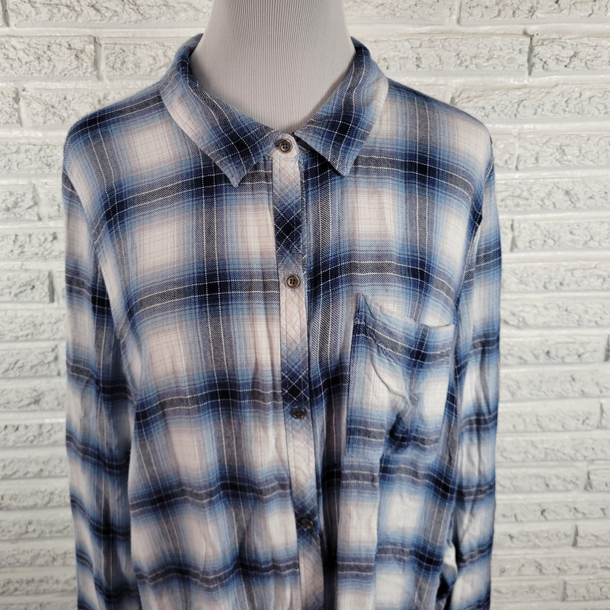 Forever 21 Women 2X Plus Blouse Blue White Plaid Roll Tab Long Sleeve Button PLA16XE