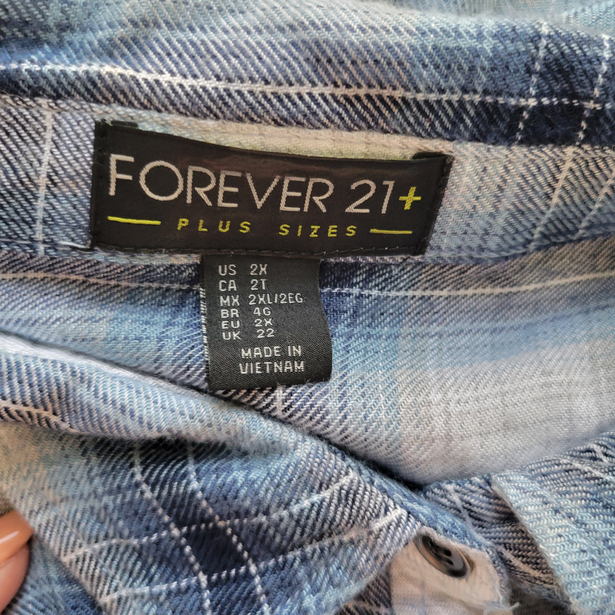 Forever 21 Women 2X Plus Blouse Blue White Plaid Roll Tab Long Sleeve Button PLA16XE