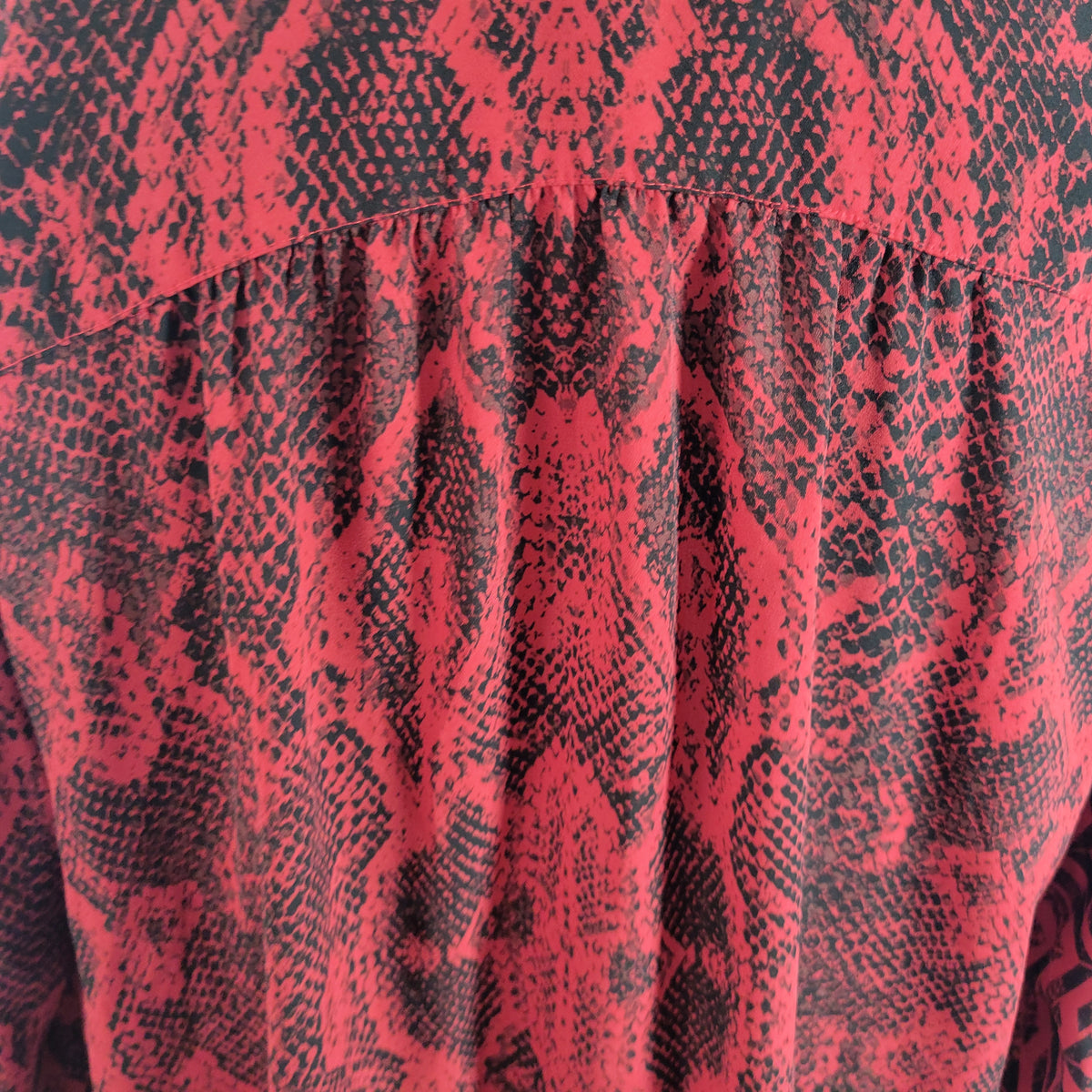 Alfani Women Top XL Long Sleeve Asymmetric High Low Geometric Black Red Casual GEO214E