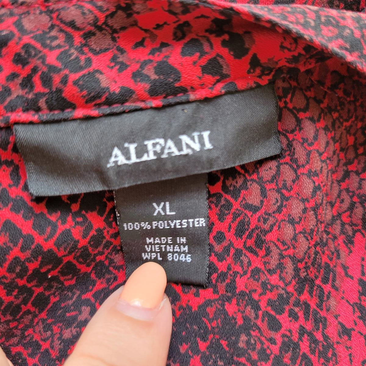 Alfani Women Top XL Long Sleeve Asymmetric High Low Geometric Black Red Casual GEO214E