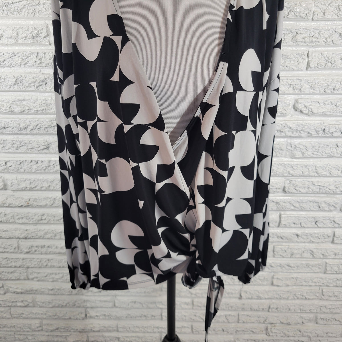 Worthington Women XL Wrap Top Black White Geometric V-Neck Long Sleeve Blouse GEO213E