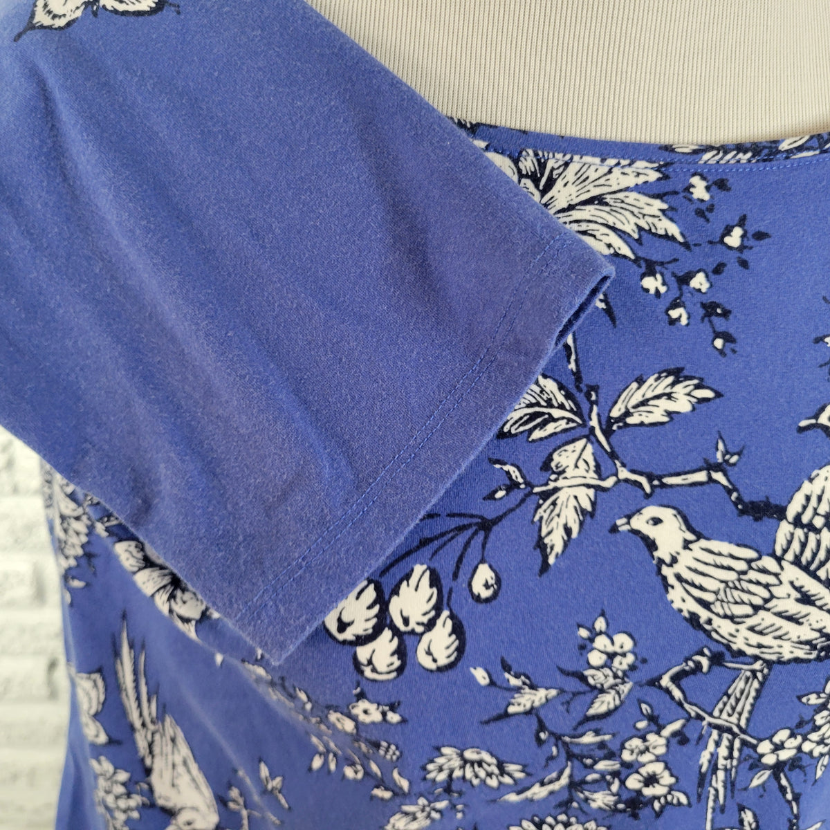 Talbots Women XL Tee Blue White Floral Bird 3/4 Sleeve Cotton Blend Crew Casual FLO319E