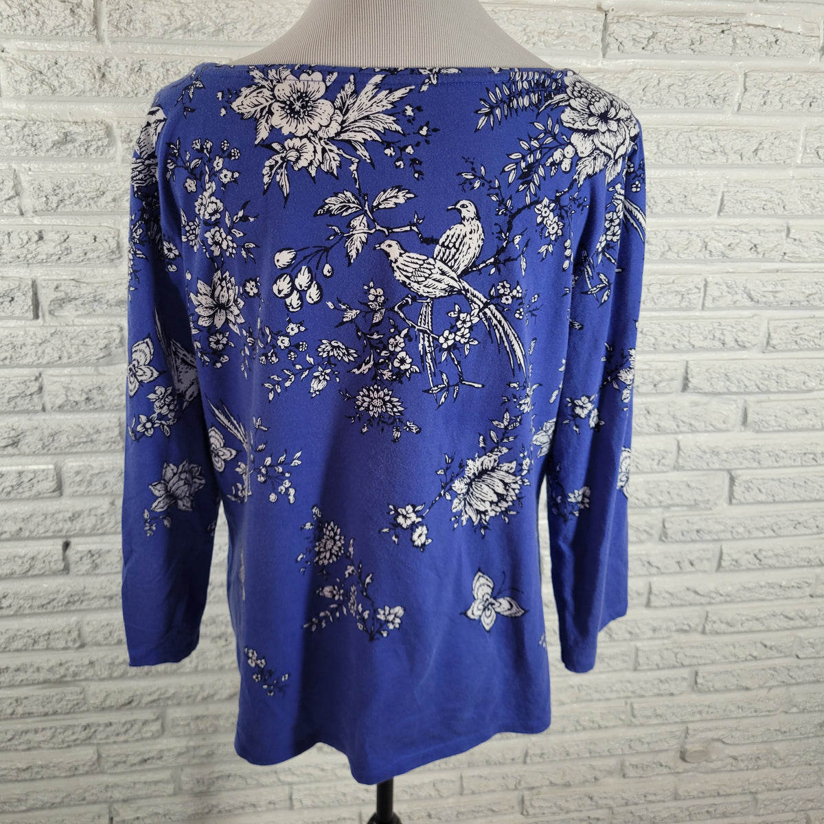 Talbots Women XL Tee Blue White Floral Bird 3/4 Sleeve Cotton Blend Crew Casual FLO319E