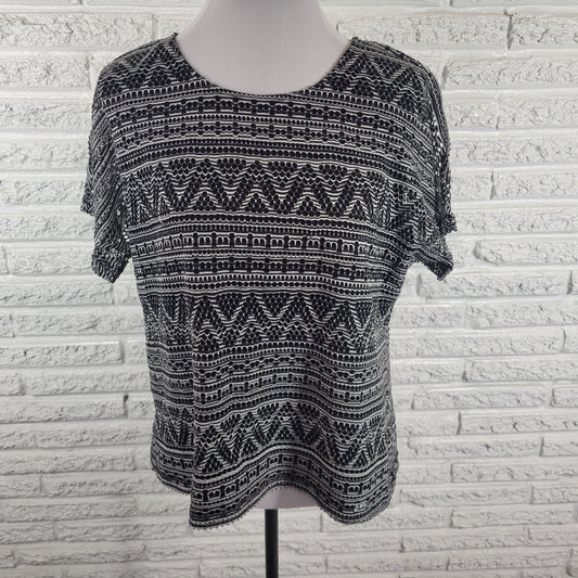 Christopher & Banks Women XL Black White Geometric Top Short Sleeve Mesh Lined GEO217E
