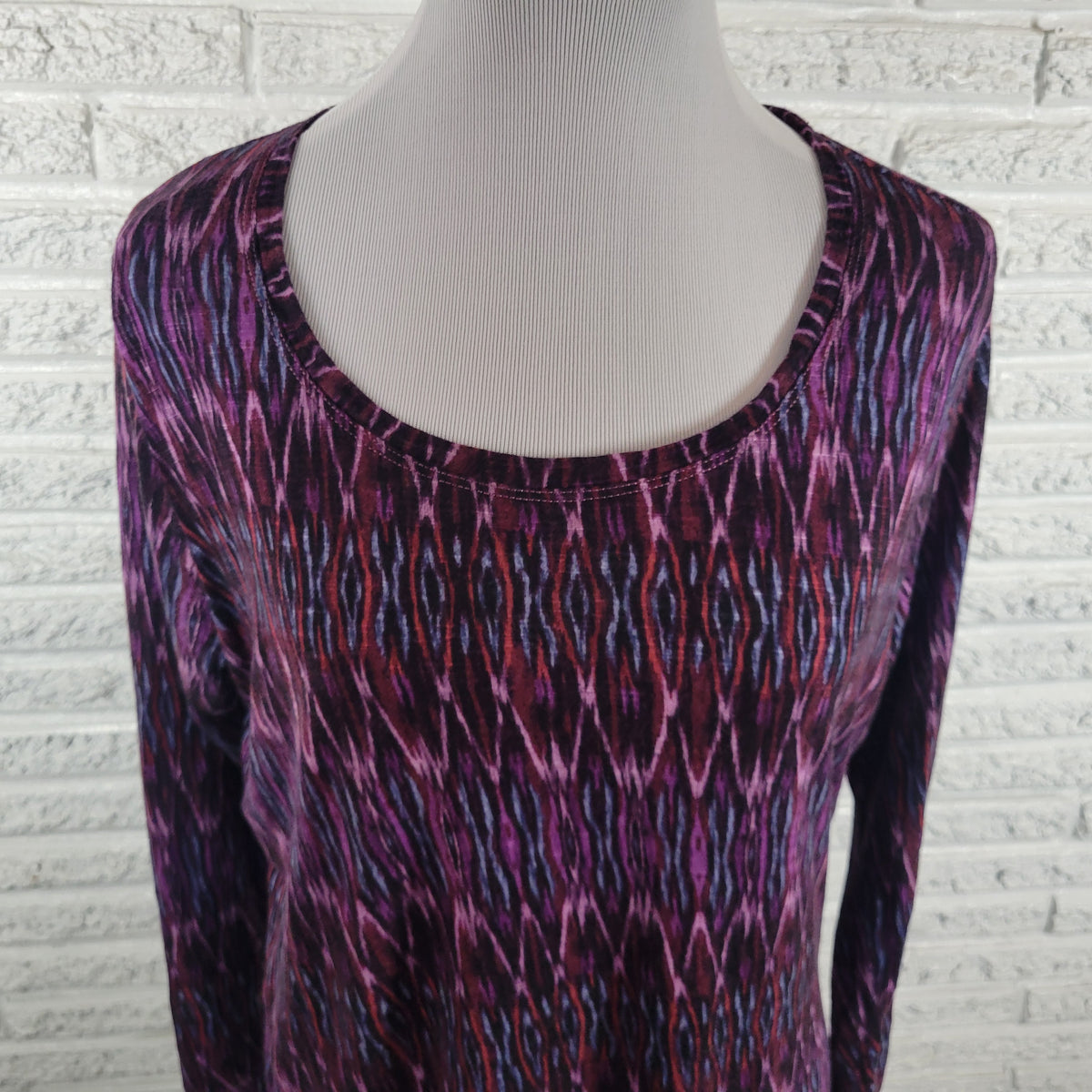 Chaps Women Tee 1X Plus Blue Purple Geometric Crew Neck Long Sleeve Top Viscose GEO92E