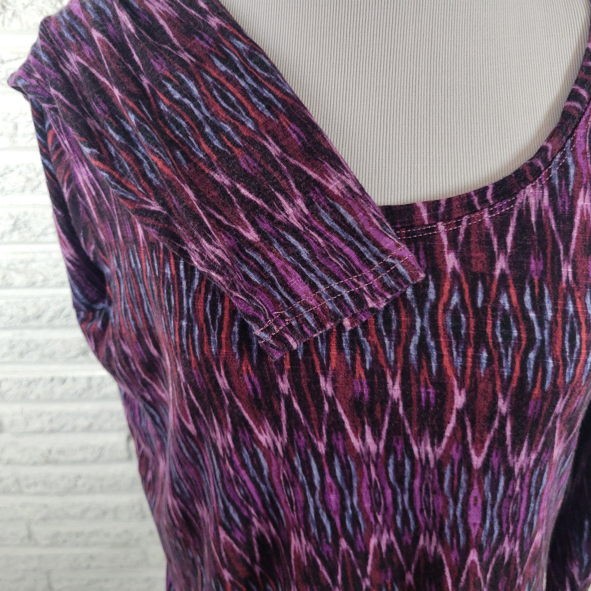 Chaps Women Tee 1X Plus Blue Purple Geometric Crew Neck Long Sleeve Top Viscose GEO92E