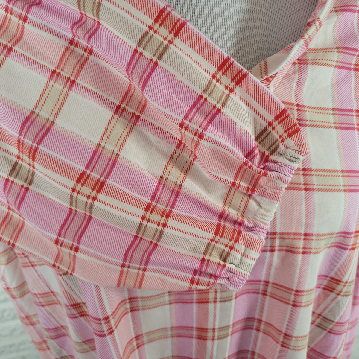 Denim & Co XL Plaid Top Ruffle Neck V-Neck Pink Red Long Sleeve Pullover Casual PLA29E