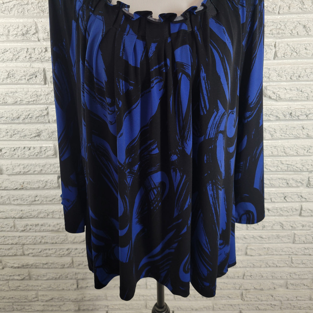 Worthington 2X Tunic Black Blue Watercolor Pleated Frilly Neck 3/4 Sleeve Career WAT114E