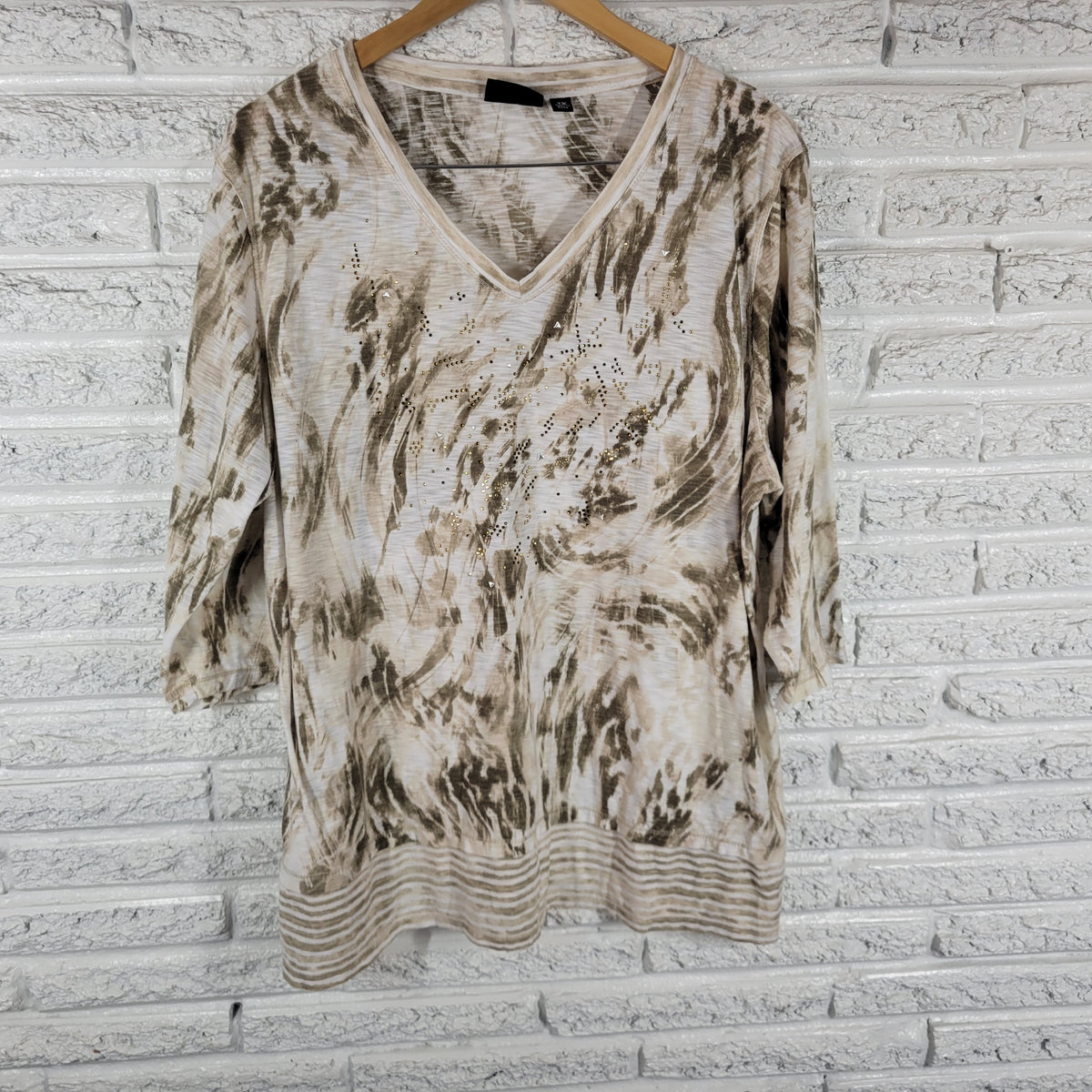 Onque Casuals Brown Watercolor Studded Top Women 3X V-Neck Pullover Blouse WAT120E
