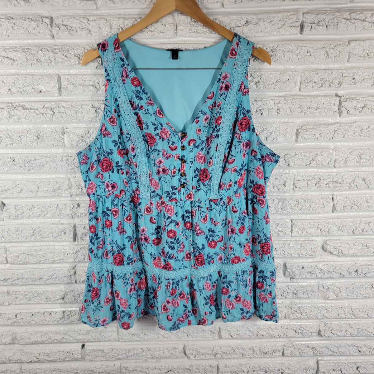 Torrid 2X Swing Top Floral Blue Pink Lace Crochet Trim Sleeveless V-Neck FLO47E