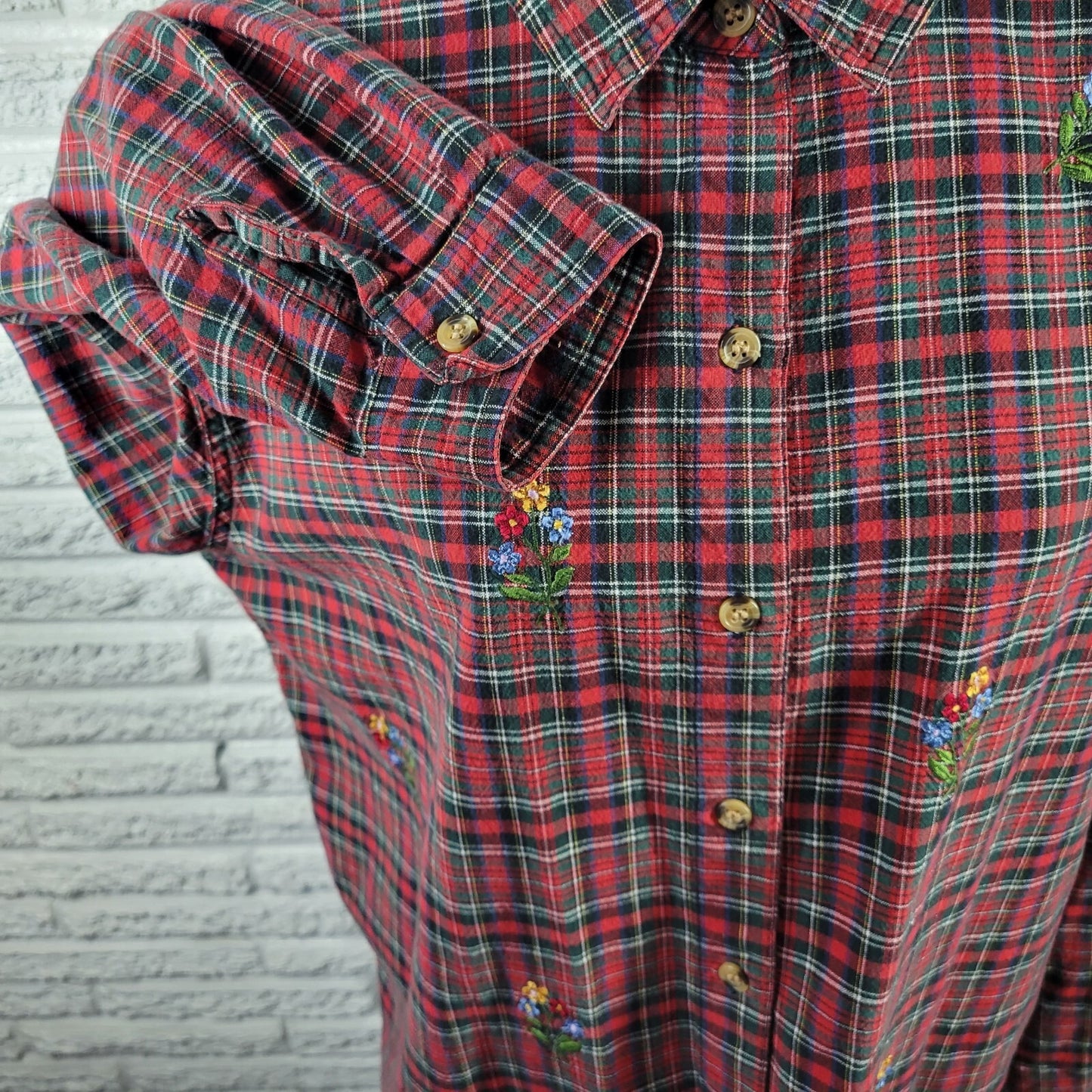Cabin Creek Womens Top 22W Plus Long Sleeve Red Plaid Lightweight Embroidered