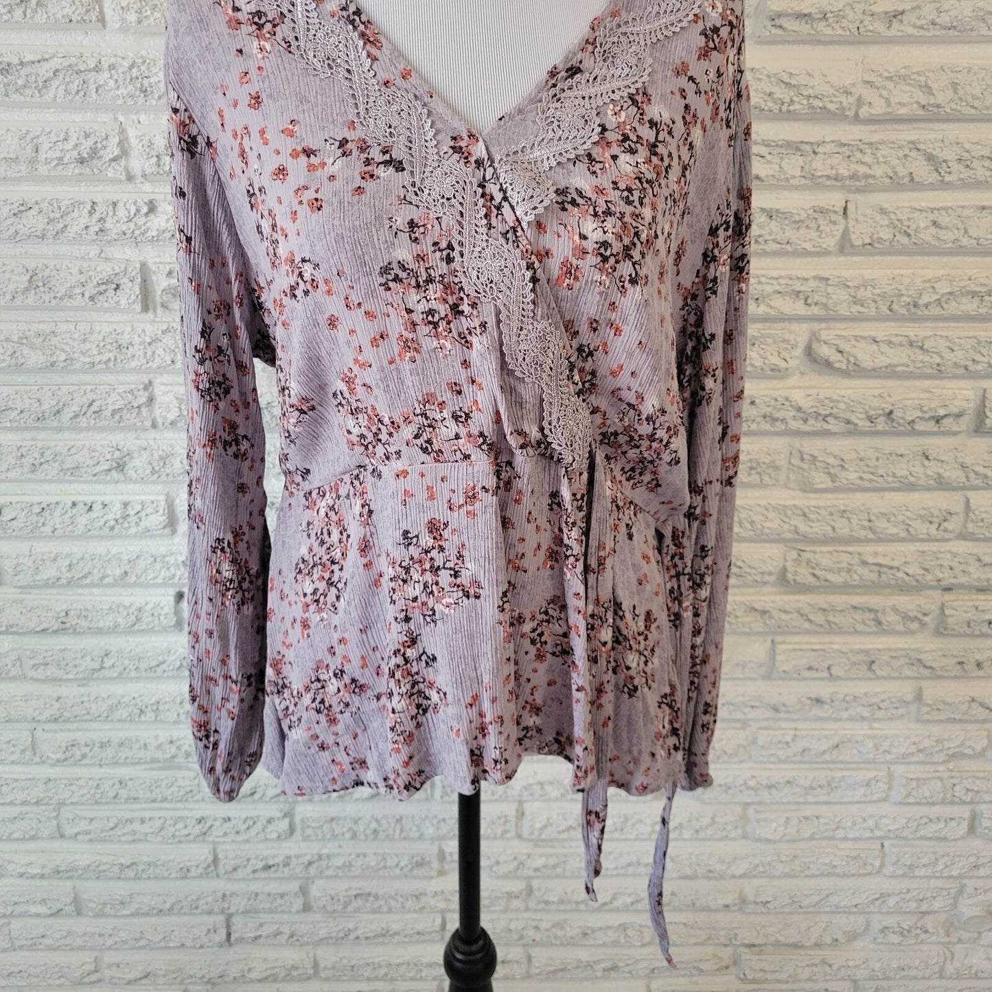 Maurices Womens Top Extra Large Baby Doll Gray Floral Lace Trim Sash Casual
