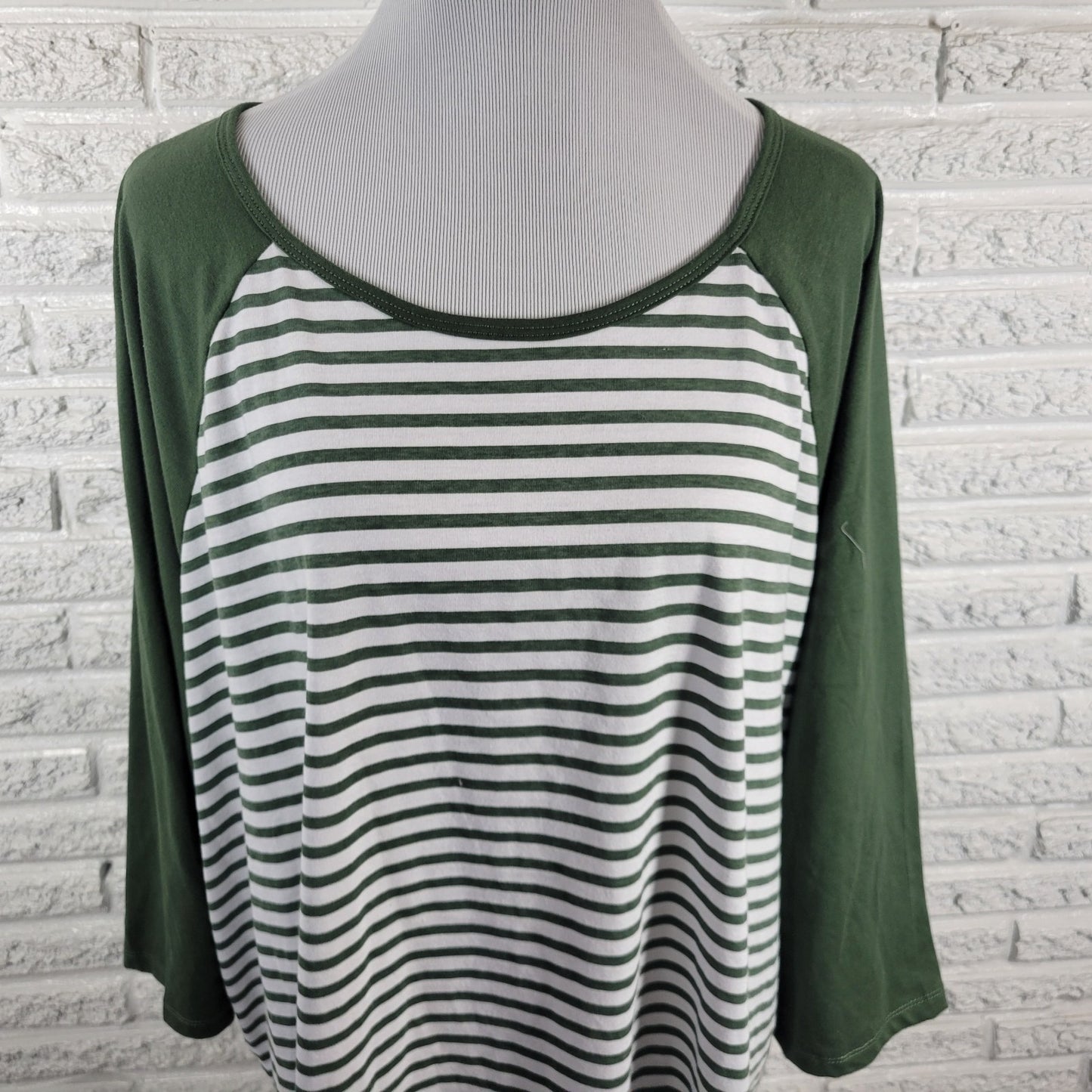 Woman Within Women's 2X Green White Stripe Tunic Top 3/4 Raglan STR91E