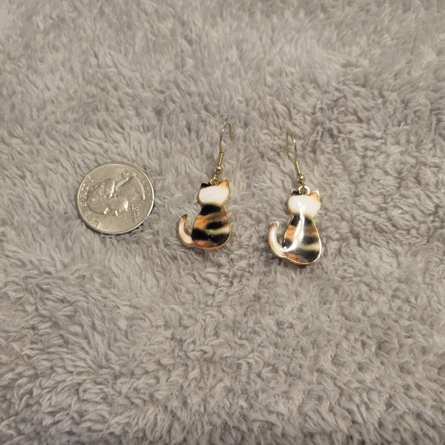 Cats Kitten Earrings One Pair Calico Gold Tone Hanging Dangle Fish Hook Novelty
