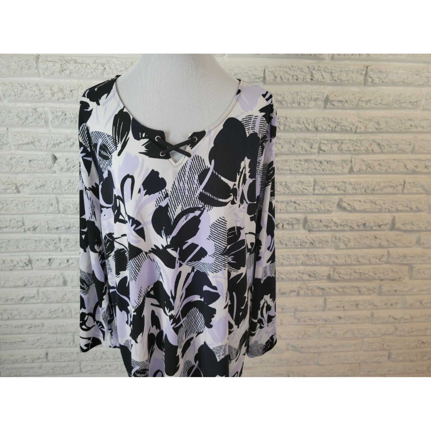 CJ Banks Womens Top 1X Plus Tunic 3/4 Sleeve Lace Up Poly Blend Black Floral